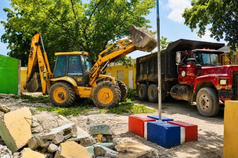 Infraestructura Escolar inicia reconstrucción de la Escuela Gregorio Luperón en San Luis