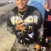 Policía activa búsqueda de “El Gordo” por muerte a tiros de joven frente a parque en Santiago