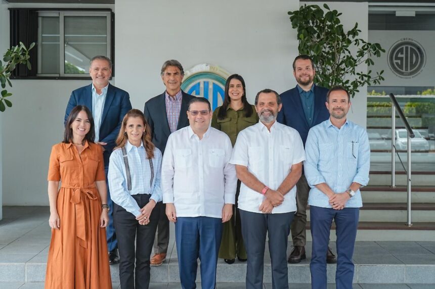 Comisiones del MICM y del Grupo SID.