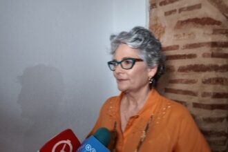 “Carteles en Dos Calles” busca rescatar la serigrafía y acercar el arte gráfico a nuevos públicos