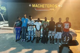 Ejército arresta a tres dominicanos por transportar a 28 haitianos indocumentados