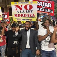 Comunitarios realizan marcha y cacerolazo en La Javilla para exigir cumplimiento de obras prometidas