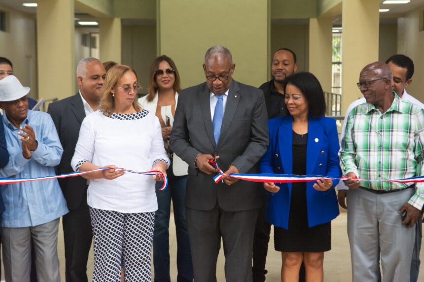 UASD inaugura moderno edificio de Postgrado en San Cristóbal
