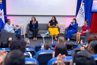 ITLA promueve el liderazgo femenino en las áreas STEAM con panel sobre innovación y tecnología