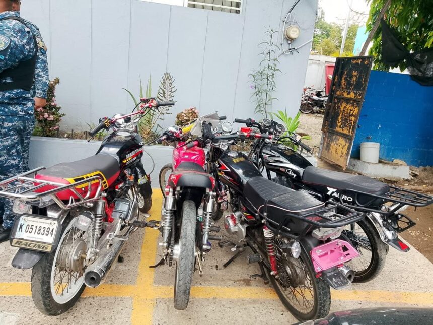 Policía frustra carreras clandestinas en Santiago; detiene a siete personas y ocupa RD$68,700