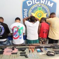 PN y MP arrestan a ocho personas y ocupan armas en Barahona