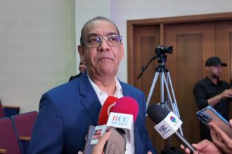 Deligne Ascensión destaca aporte jurídico de nueva obra sobre la Ley Municipal 176-07