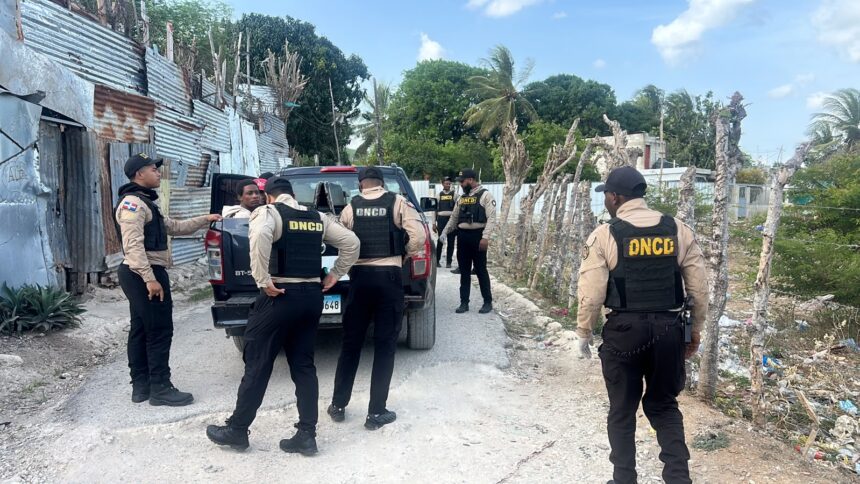 DNCD y Ministerio Público realizan allanamientos e interdicciones en San Pedro de Macorís