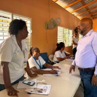 Llevan atención médica gratuita a residentes de El Cacique, en Boyá