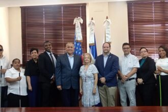 Domínico Americano otorga becas de inglés a personas con discapacidad visual del Patronato Nacional de Ciegos