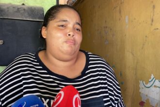 “Devuélvanme a mis hijos”: madre denuncia que lleva casi dos años sin recuperar a sus niños tras entregarlos a CONANI