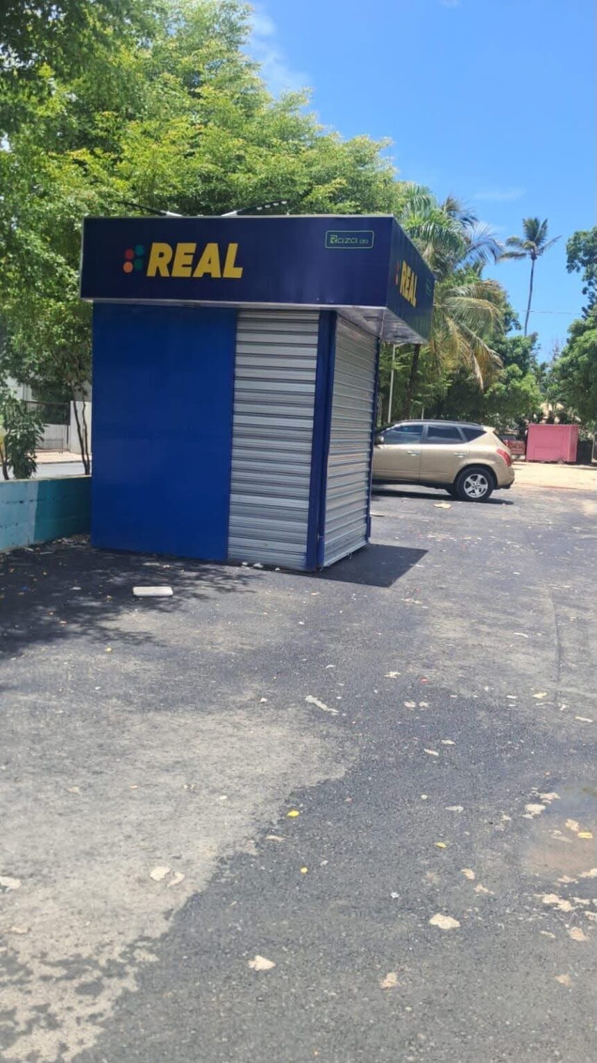 Wander Gabino aclara situación sobre estructura instalada en el polideportivo de Las Terrenas