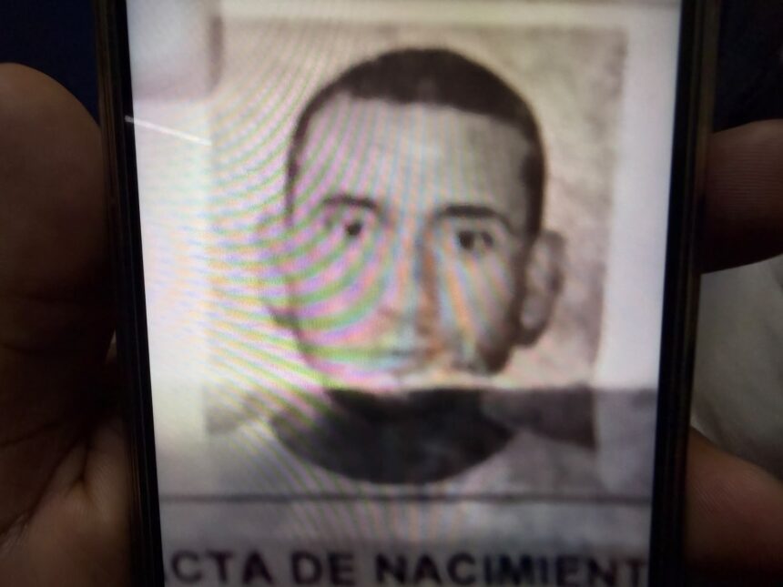 Madre pide captura de hombre al que acusa de matar a su hijo hace 12 años en SFM