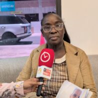 Mujer denuncia a su esposo, un pastor, por presuntas amenazas y abuso económico