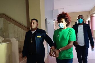 Prisión preventiva para “Marola” por robo de RD$1.1 millones frente a negocio en Santiago