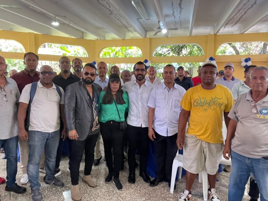 Doctor Luis Cruz Camacho reconoce el valor de los padres dominicanos con una gran celebración