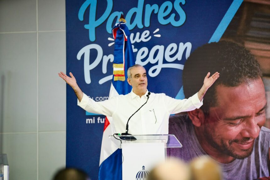 Abinader llama a los padres dominicanos a proteger a sus familias y reconoce su entrega en el Día de los Padres