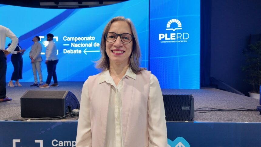 Viceministra Scheker: Campeonato Nacional de Debate es una “apuesta del Minerd para desarrollar las competencias”