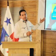 Lic. Francisco de León expone sobre App de turismo Knowme en Santiago Rodriguez.