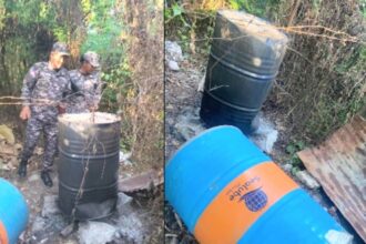 Policía Nacional ejecuta dos órdenes de arresto, ocupa drogas y desmantela fábrica clandestina de alcohol adulterado en Barahona