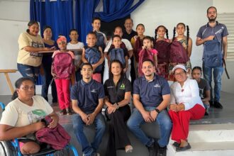 Grupo Empresarial Miguel Moreta reafirma su compromiso con la educación mediante entrega de útiles escolares en Bonao