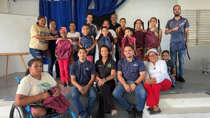Grupo Empresarial Miguel Moreta reafirma su compromiso con la educación mediante entrega de útiles escolares en Bonao