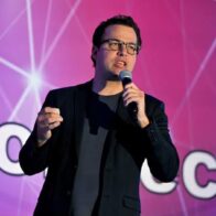 Ejecutivo de YouTube insta a los medios a adaptarse a los nuevos hábitos de consumo en lugar de combatirlos