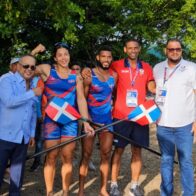 Senador Héctor Acosta celebra medalla de plata conquistada por atletas de remo y canotaje de Bonao
