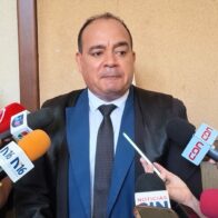 Surún Hernández cuestiona nuevo aplazamiento de revisión de medidas en caso SeNaSa y exige acusación del MP