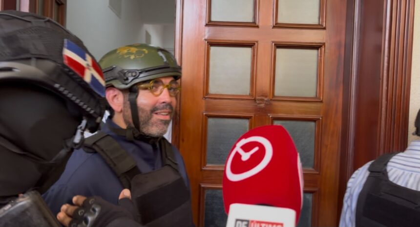 Imputados del caso SeNaSa salen sonriendo tras nuevo aplazamiento de audiencia