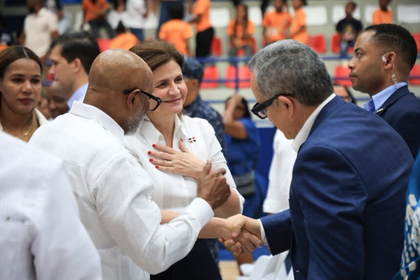 Raquel Peña entrega nuevas obras e inicia proyecto de agua potable en La Romana