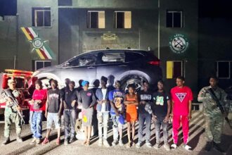 Ejército detiene a 10 haitianos indocumentados tras persecución de vehículo en Dajabón