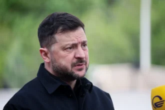 Zelenski cesa a Sirski como jefe del Ejército de Ucrania y lo reemplaza por el general Drapati