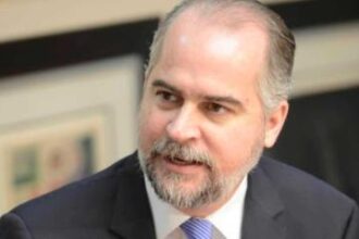 Alejandro Fernández dejará la Superintendencia de Bancos el 16 de agosto tras seis años de gestión
