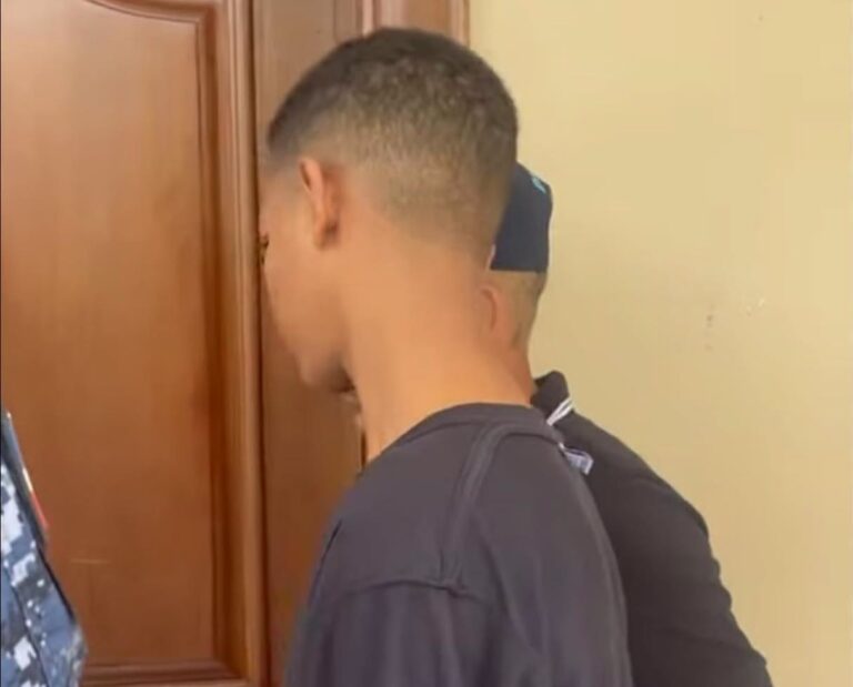 Tribunal condena a ocho años de prisión a joven por homicidio ocurrido en un colmado en Palmarito