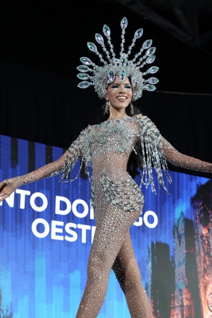 Creatividad y orgullo dominicano protagonizan la Gala de Trajes Típicos de Miss Universo República Dominicana