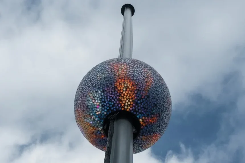 La bola de cristal de Times Square bajará ocho veces para celebrar la Independencia de EE.UU.