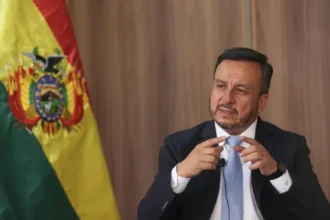 Capturan al exministro de Hidrocarburos de Bolivia por el caso de combustible en mal estado