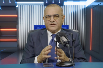 Carlos García rechaza designación como cónsul en Los Ángeles y permanecerá en el país