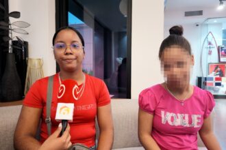Madre soltera pide ayuda para conseguir empleo y costear el tratamiento de su hija con hidrocefalia