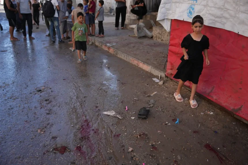 Un ataque israelí contra un funeral en Gaza dejó 7 muertos y 22 heridos, según informó un hospital local.