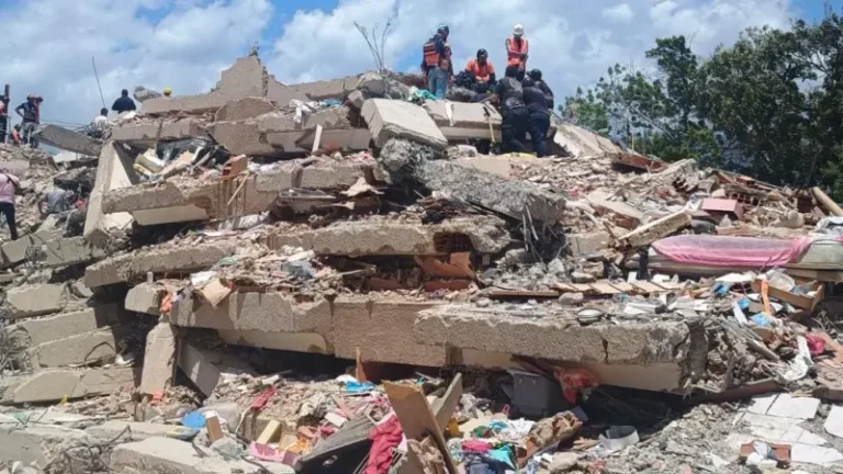 Venezolanos lideran la búsqueda entre los escombros de desaparecidos en el terremoto