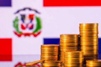 Calificadoras de riesgo y banca internacional destacan la fortaleza de la economía dominicana