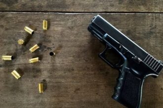 Crece el registro de armas legales y expertos llaman a fortalecer la seguridad preventiva en las empresas