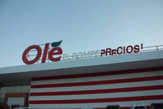 Incendio obliga al cierre temporal de sucursal de Olé en Jacobo Majluta