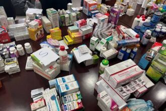 Autoridades ocupan medicamentos adulterados, vencidos y sin registro