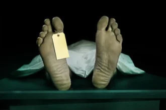 Dos personas mueren en presunto feminicidio en Las Guáranas; tres niños quedan huérfanos