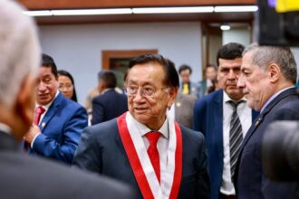 Juicio contra el presidente interino de Perú continuará una vez que culmine su mandato