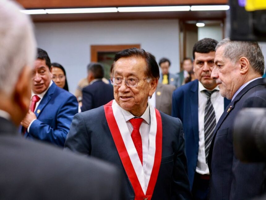 Juicio contra el presidente interino de Perú continuará una vez que culmine su mandato