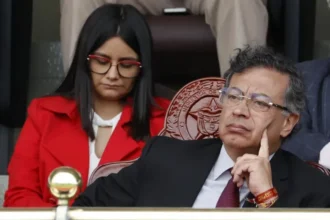 El presidente saliente de Colombia denunciará penalmente a funcionaria de su Gobierno por un ataque «calumnioso»
